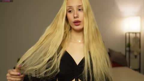 angelic_lynn online show from December 1, 11:26 am