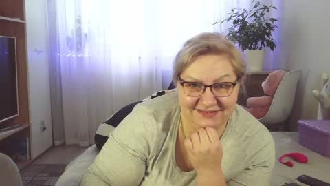 AngelinaGlam online show from December 13, 12:06 pm