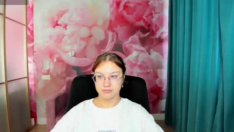 AngelinaLow online show from September 29, 11:26 am