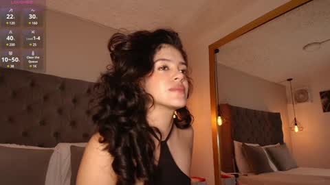 Snapshot of angelinarosss_ chatting on January 2, 7:40 pm online show from January 2, 7:40 pm