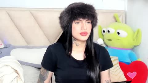 Snapshot of angeline__smith chatting on December 13, 12:06 pm Angeline Smith online show from December 13, 12:06 pm