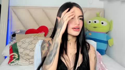 Snapshot of angeline__smith chatting on March 2, 10:45 am Angeline Smith online show from March 2, 10:45 am