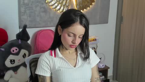 Snapshot of angeline__smith chatting on November 14, 6:01 am Angeline Smith online show from November 14, 6:01 am