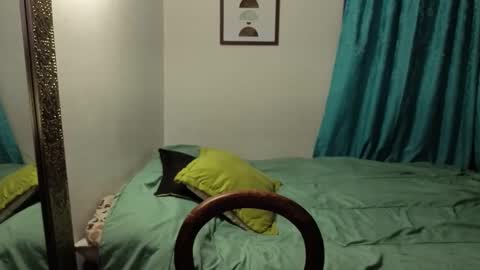  ANGELA ISABELLA  online show from February 18, 10:25 pm