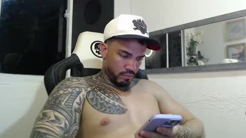 angellatino0 online show from December 8, 6:11 am