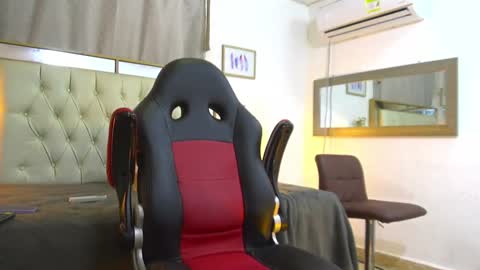 angellatino0 online show from December 25, 5:58 am