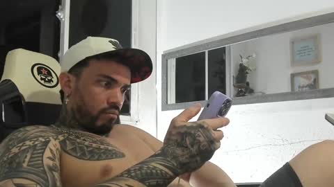 angellatino0 online show from January 2, 7:01 am