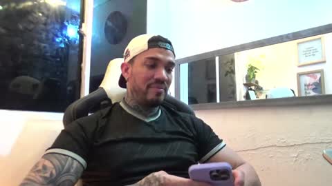 angellatino0 online show from January 5, 5:51 am