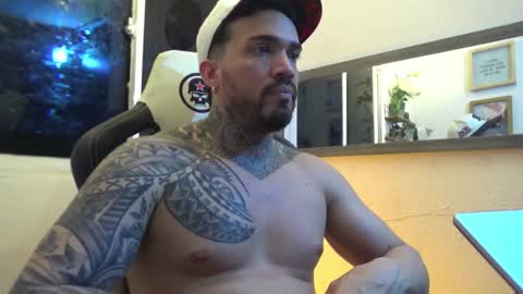 angellatino0 online show from January 12, 1:11 am