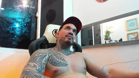 angellatino0 online show from January 21, 7:26 am