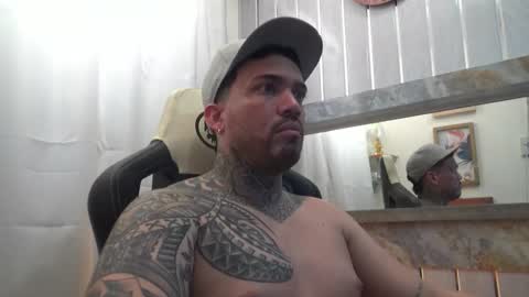 angellatino0 online show from October 12, 4:00 am