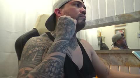 angellatino0 online show from October 22, 6:57 am