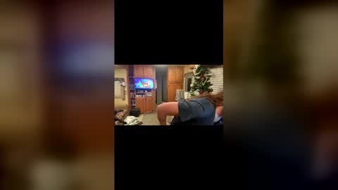 angellove8606 online show from December 16, 1:32 am