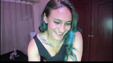 Snapshot of angellys_fit chatting on December 21, 12:09 am Angel online show from December 21, 12:09 am