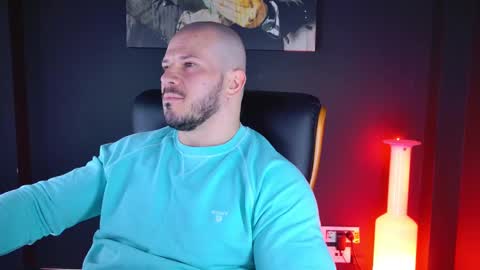 Snapshot of angeloeric chatting on December 3, 7:32 am BlackWolf online show from December 3, 7:32 am