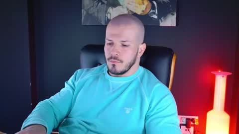 Snapshot of angeloeric chatting on December 3, 10:50 am BlackWolf online show from December 3, 10:50 am