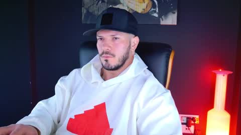 Snapshot of angeloeric chatting on December 6, 6:28 pm BlackWolf online show from December 6, 6:28 pm