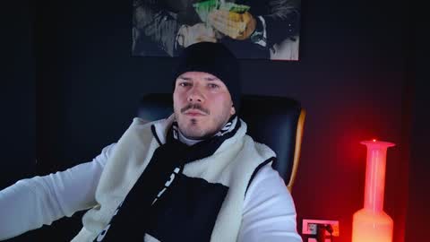 Snapshot of angeloeric chatting on December 9, 9:17 am BlackWolf online show from December 9, 9:17 am