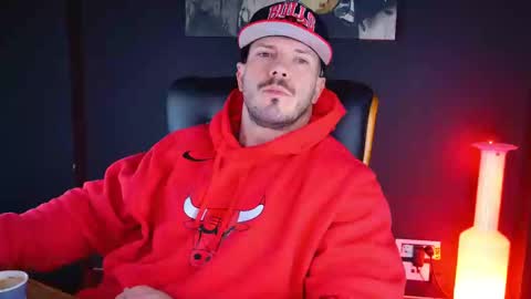 Snapshot of angeloeric chatting on December 13, 2:27 pm BlackWolf online show from December 13, 2:27 pm