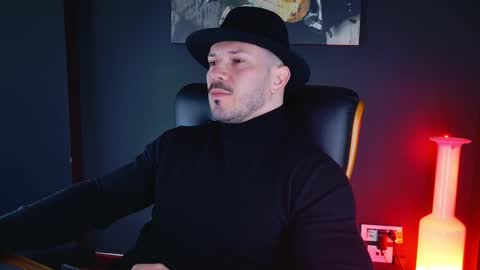 Snapshot of angeloeric chatting on December 19, 7:51 am BlackWolf online show from December 19, 7:51 am