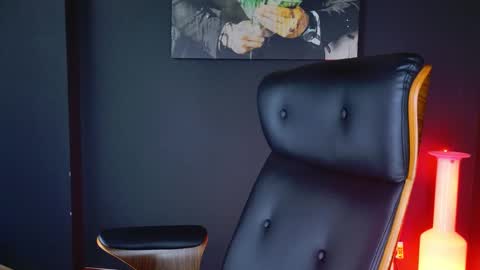 Snapshot of angeloeric chatting on December 23, 12:30 pm BlackWolf online show from December 23, 12:30 pm