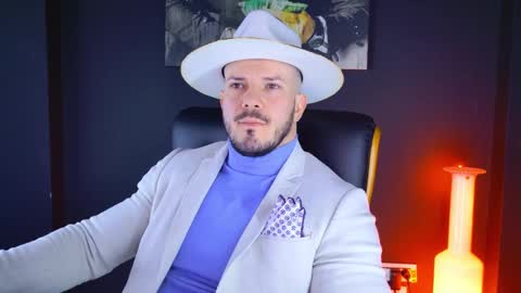 Snapshot of angeloeric chatting on January 9, 9:06 am BlackWolf online show from January 9, 9:06 am