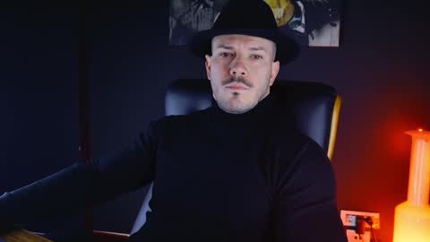 Snapshot of angeloeric chatting on January 13, 5:01 am BlackWolf online show from January 13, 5:01 am