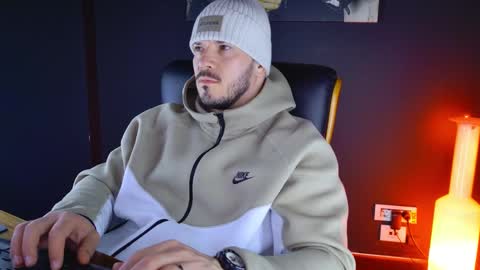 Snapshot of angeloeric chatting on January 29, 4:58 am BlackWolf online show from January 29, 4:58 am