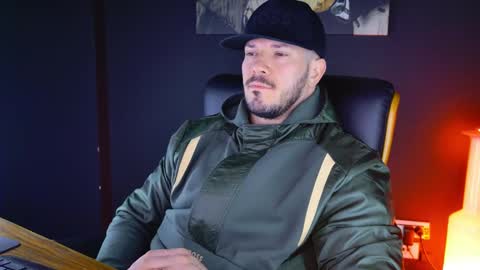 Snapshot of angeloeric chatting on January 30, 5:09 am BlackWolf online show from January 30, 5:09 am