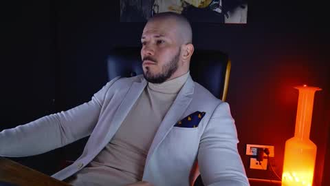 Snapshot of angeloeric chatting on February 5, 4:59 am BlackWolf online show from February 5, 4:59 am