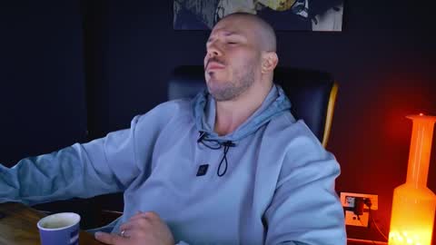 Snapshot of angeloeric chatting on February 12, 6:29 am BlackWolf online show from February 12, 6:29 am