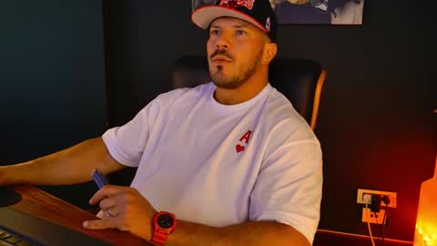 Snapshot of angeloeric chatting on September 9, 11:43 am BlackWolf online show from September 9, 11:43 am