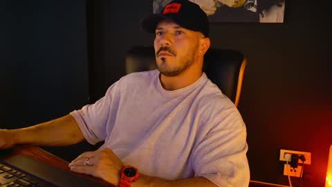 Snapshot of angeloeric chatting on September 17, 9:22 am BlackWolf online show from September 17, 9:22 am