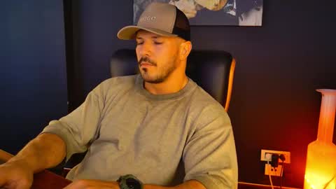 Snapshot of angeloeric chatting on September 18, 11:56 am BlackWolf online show from September 18, 11:56 am