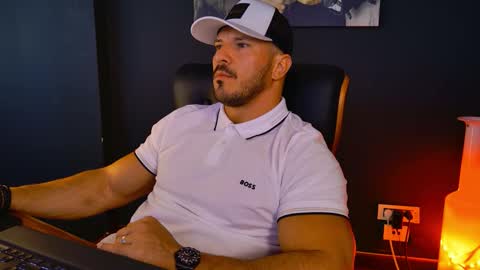 Snapshot of angeloeric chatting on September 19, 12:17 pm BlackWolf online show from September 19, 12:17 pm