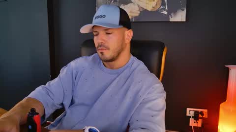 Snapshot of angeloeric chatting on September 25, 9:46 am BlackWolf online show from September 25, 9:46 am