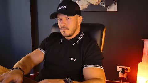 Snapshot of angeloeric chatting on September 28, 9:03 am BlackWolf online show from September 28, 9:03 am