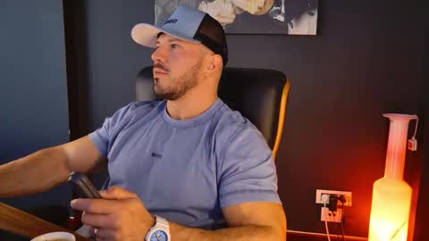 Snapshot of angeloeric chatting on October 20, 8:26 am BlackWolf online show from October 20, 8:26 am