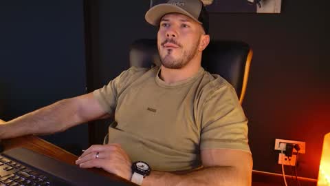 Snapshot of angeloeric chatting on October 30, 2:18 pm BlackWolf online show from October 30, 2:18 pm