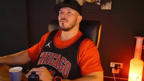 Snapshot of angeloeric chatting on November 11, 12:16 pm BlackWolf online show from November 11, 12:16 pm