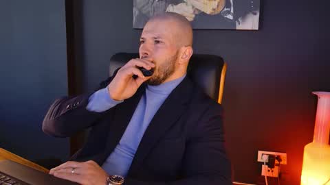 Snapshot of angeloeric chatting on November 24, 11:43 am BlackWolf online show from November 24, 11:43 am