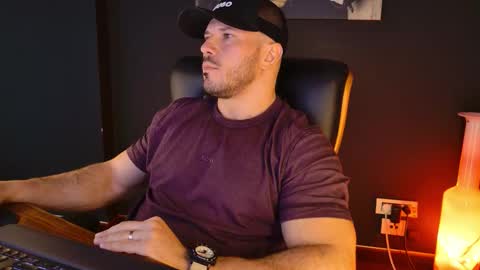 Snapshot of angeloeric chatting on December 15, 11:47 am BlackWolf online show from December 15, 11:47 am