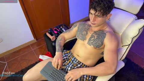 Angelo Ferro online show from December 25, 2:14 am