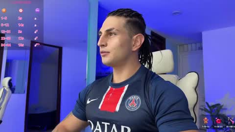 Angelo Ferro online show from February 5, 9:50 pm