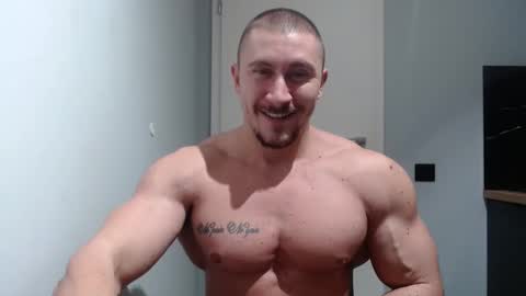 Snapshot of angelofit chatting on December 3, 8:50 pm ------- SEX SHOW WITH GUYS AND GIRLS MUSCLE SHOW online show from December 3, 8:50 pm