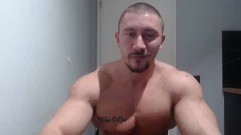 Snapshot of angelofit chatting on December 5, 7:17 pm ------- SEX SHOW WITH GUYS AND GIRLS MUSCLE SHOW online show from December 5, 7:17 pm