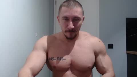 Snapshot of angelofit chatting on December 10, 11:43 am ------- SEX SHOW WITH GUYS AND GIRLS MUSCLE SHOW online show from December 10, 11:43 am