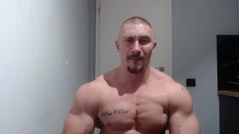 Snapshot of angelofit chatting on December 18, 7:19 pm ------- SEX SHOW WITH GUYS AND GIRLS MUSCLE SHOW online show from December 18, 7:19 pm