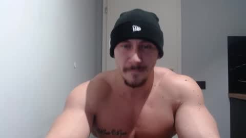 Snapshot of angelofit chatting on January 4, 7:13 pm ------- SEX SHOW WITH GUYS AND GIRLS MUSCLE SHOW online show from January 4, 7:13 pm