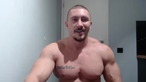Snapshot of angelofit chatting on January 6, 10:05 pm ------- SEX SHOW WITH GUYS AND GIRLS MUSCLE SHOW online show from January 6, 10:05 pm